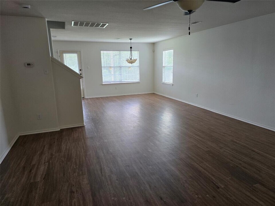 11909 Big Sky Dr in Manor, TX - Building Photo