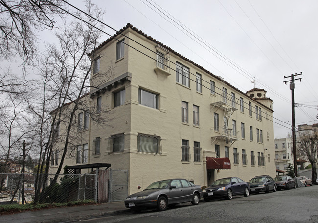 Casa Madera in Oakland, CA - Foto de edificio - Building Photo