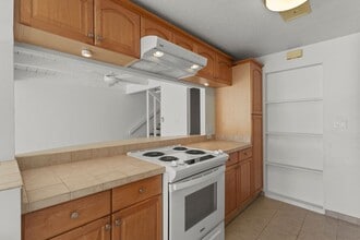 375 Kawaihae St in Honolulu, HI - Building Photo - Building Photo