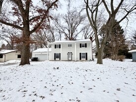 2431 Blarney Stone Dr in Beloit, WI - Building Photo