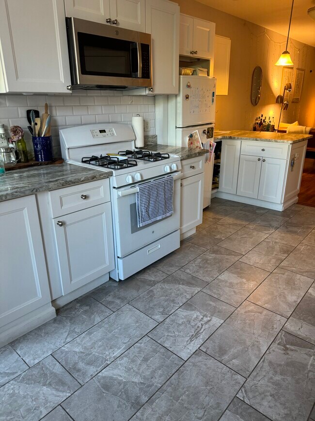 229 Clinton St in Hoboken, NJ - Building Photo - Building Photo