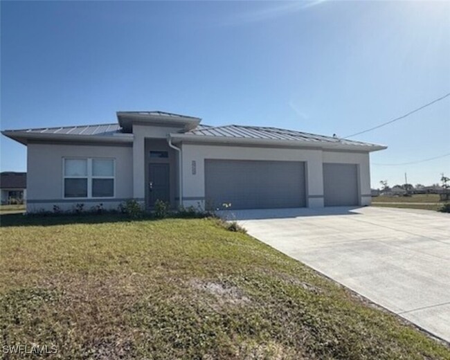 2723 Nelson Rd N in Cape Coral, FL - Building Photo - Building Photo