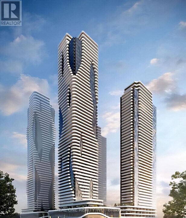 28 Interchange Wy in Vaughan, ON - Building Photo