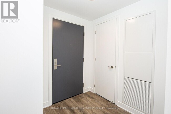 86-1586 Dundas St E in Mississauga, ON - Building Photo - Building Photo