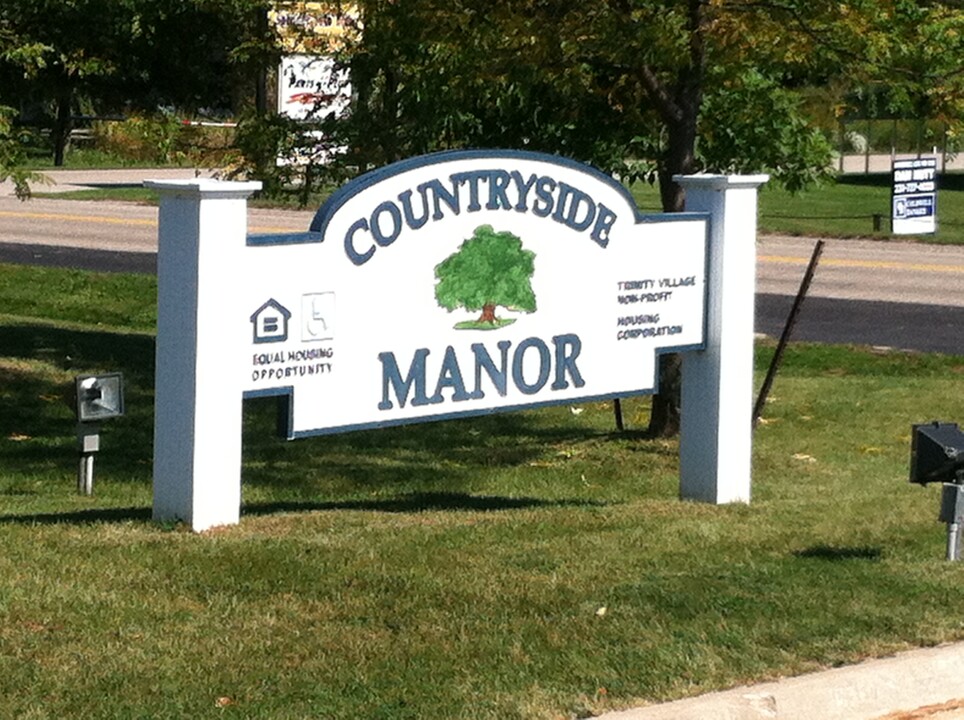 Countryside Manor in Ravenna, MI - Building Photo