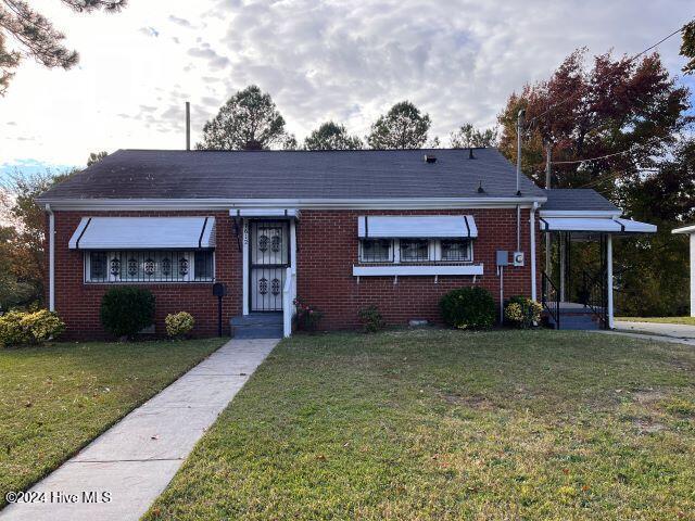 1612 Lincoln Dr in Greenville, NC - Foto de edificio