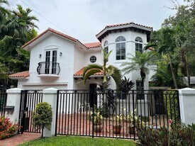 4110 Pamona Ave in Miami, FL - Building Photo