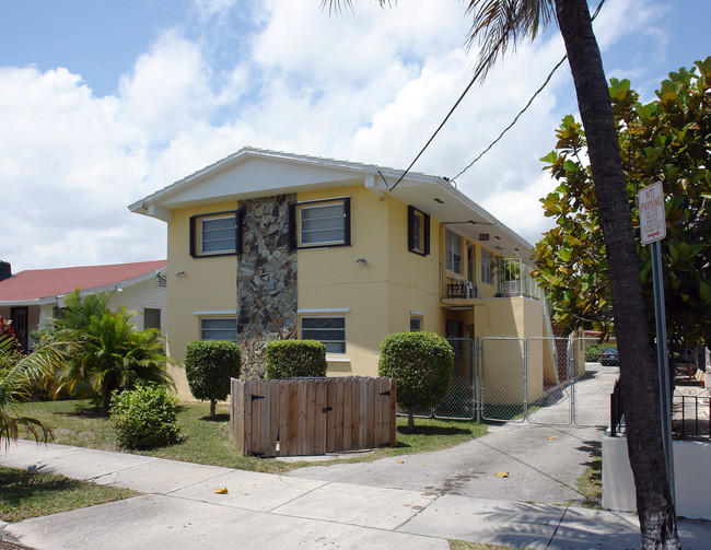 1235 SW 3rd St in Miami, FL - Foto de edificio - Building Photo