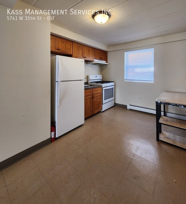5741 W 35th St-Unit -05F in Cicero, IL - Building Photo - Building Photo
