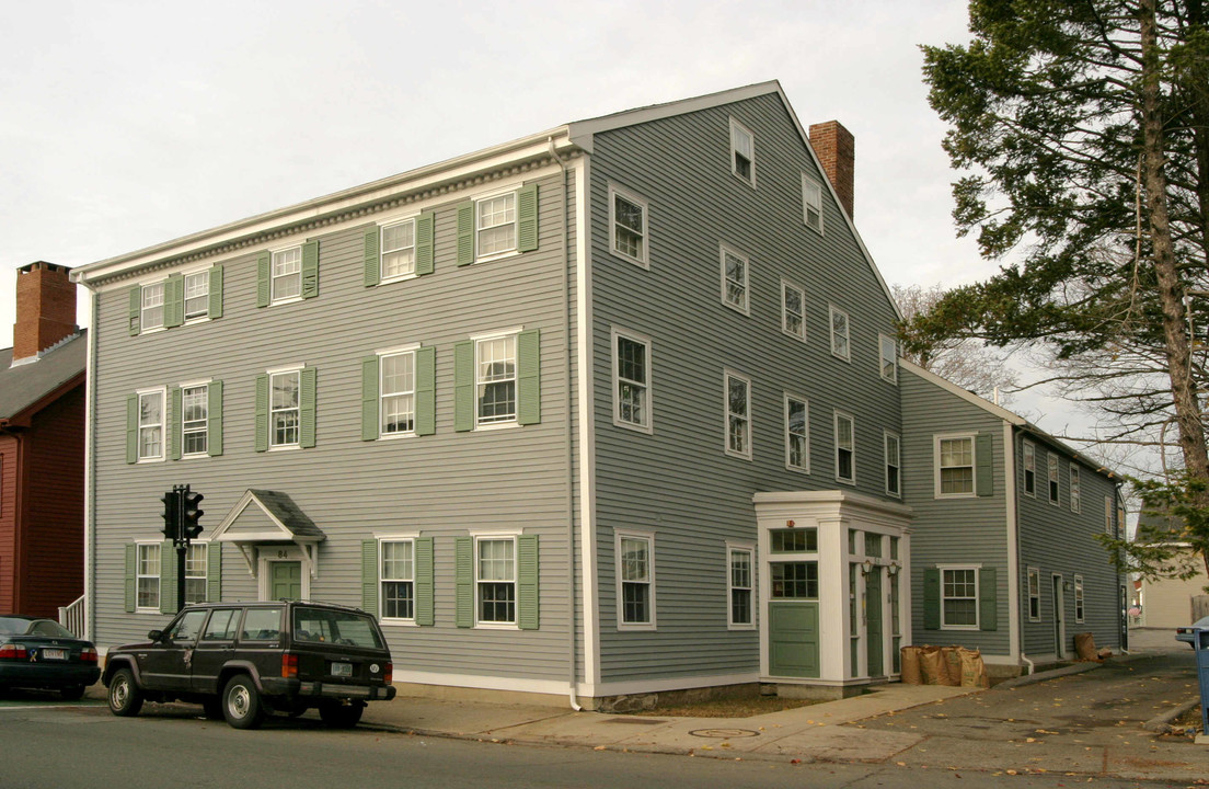 84 Cabot St in Beverly, MA - Foto de edificio