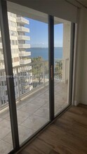 1440 Brickell Bay Dr, Unit 805 in Miami, FL - Building Photo - Building Photo