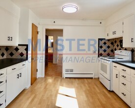 2055 Tremainsville Rd in Toledo, OH - Building Photo - Building Photo