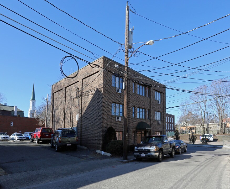 38 Middle St in Waltham, MA - Foto de edificio