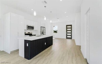 722 Castlestone Ave S in Lehigh Acres, FL - Building Photo - Building Photo