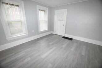 426 N Lake St in Aurora, IL - Foto de edificio - Building Photo