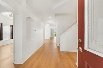 18048 Arbor Crest Dr in Tampa, FL - Building Photo - Building Photo