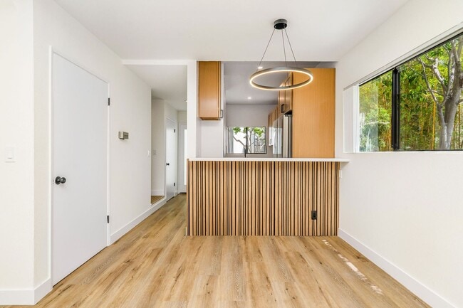 property at 2500 Abbot Kinney Blvd