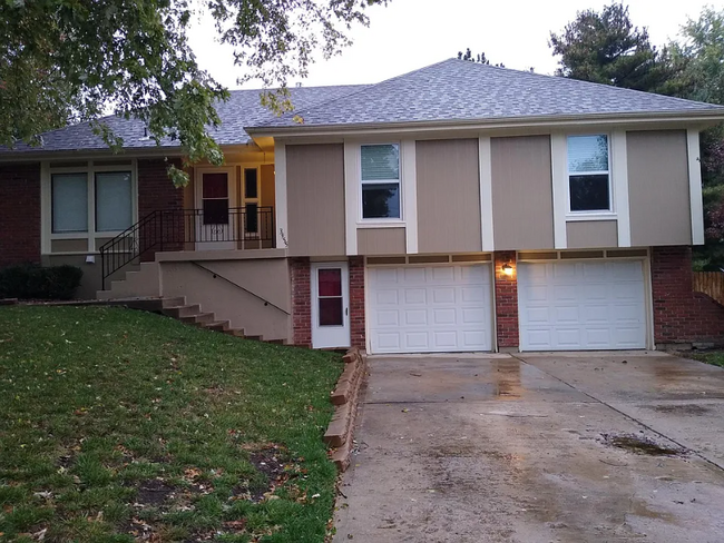 property at 3955 SW Ensign Dr
