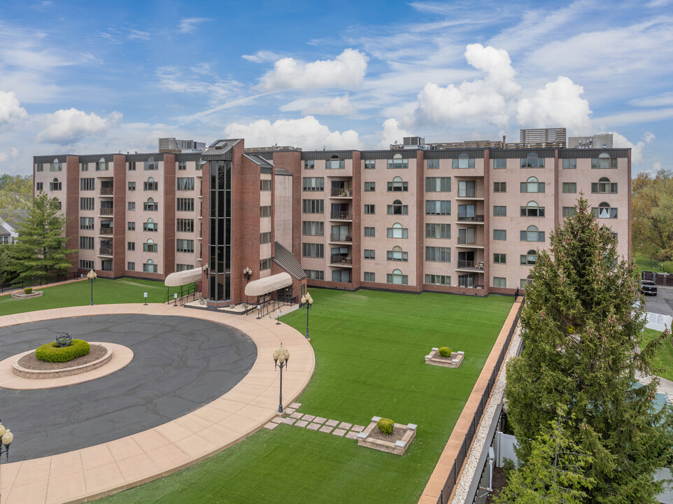 Breckenridge Condominiums in Wayne, NJ - Foto de edificio