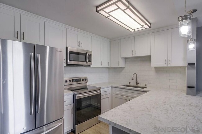 3050 Rue Dorleans, Unit 232 in San Diego, CA - Building Photo - Building Photo