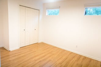 4519 Merle Dr, Unit B in Austin, TX - Foto de edificio - Building Photo