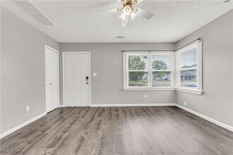 15922 Eleanore Dr in Cleveland, OH - Building Photo - Building Photo