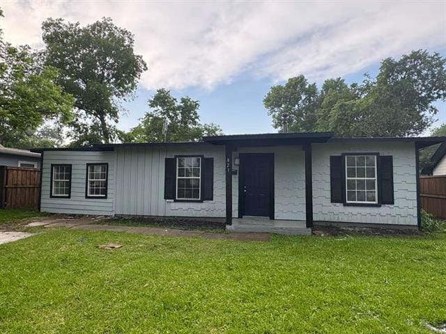 property at 821 Travis St