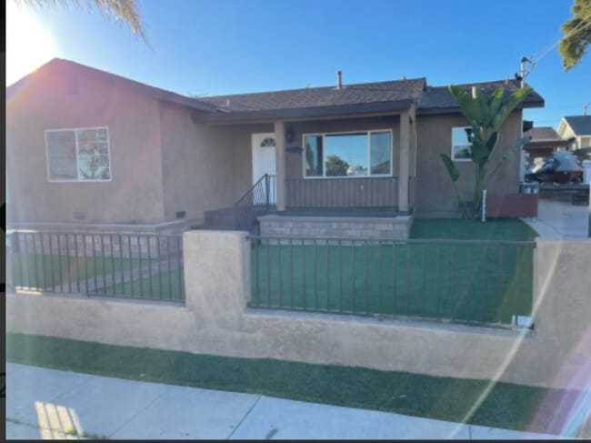 property at 1023 E 7th St