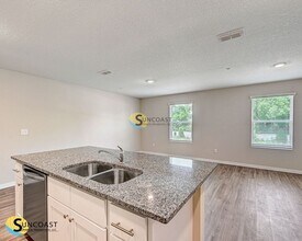 9524 Hood Rd in Jacksonville, FL - Foto de edificio - Building Photo