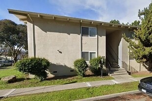 2008 Hill Ave in Hayward, CA - Building Photo