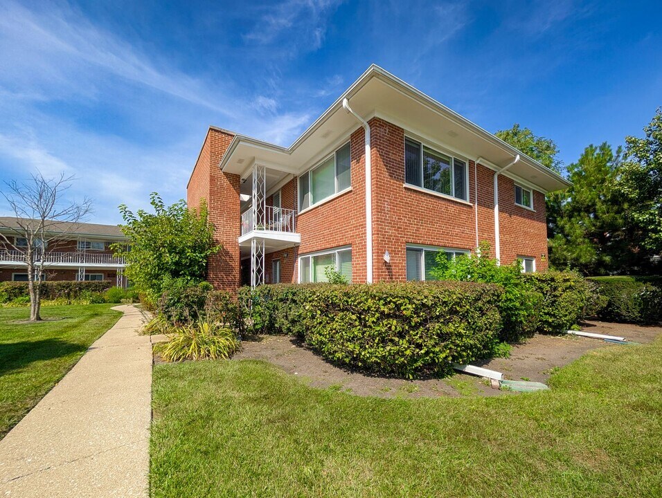 724 N Western Ave in Park Ridge, IL - Building Photo