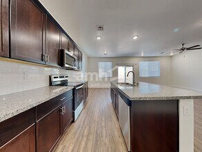 85 Foxridge Swings Ln in Henderson, NV - Building Photo - Building Photo