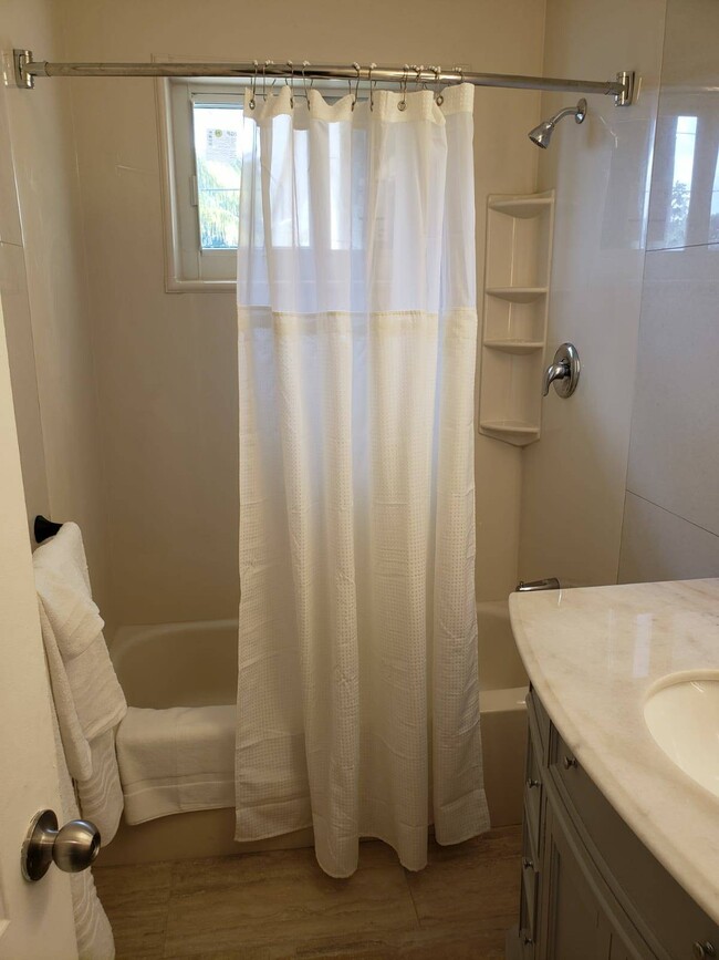 7530 Miramar Pky in Miramar, FL - Building Photo - Building Photo