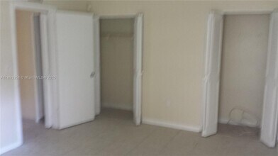 11925 NE 2nd Ave in Miami, FL - Building Photo - Building Photo