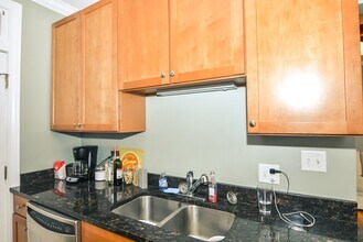 753 W Addison St in Chicago, IL - Building Photo - Building Photo