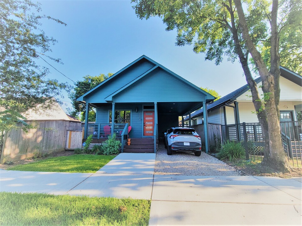 5318 Leeland St in Houston, TX - Building Photo