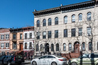 821 Halsey St in Brooklyn, NY - Building Photo - Building Photo