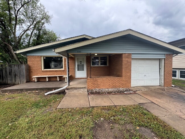 property at 2751 N Vassar Ave