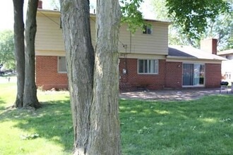 27221 Arlington Dr in Southfield, MI - Building Photo - Building Photo