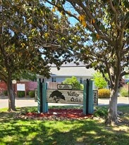 Valley Oak Apartments in Galt, CA - Building Photo