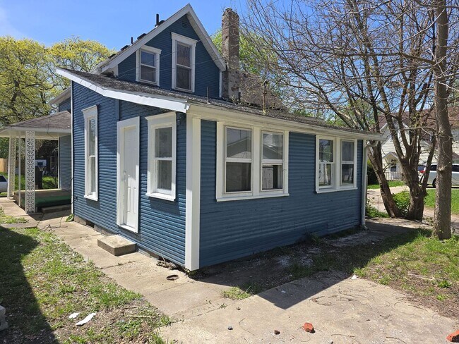 1210 W Powers St in Muncie, IN - Building Photo - Building Photo
