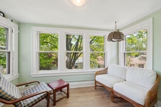 3229 Fremont Ave S, Unit 2nd floor Duplex in Minneapolis, MN - Foto de edificio - Building Photo