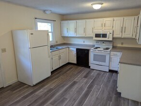 30 Long Plain Rd in Whately, MA - Building Photo - Building Photo