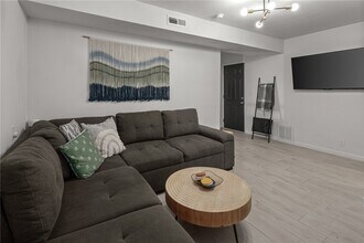 2 Southport Ln in Bella Vista, AR - Building Photo - Building Photo