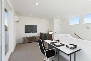 7213 5th Ave NE in Seattle, WA - Building Photo