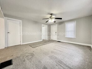 1011 Quarry Ave NW in Grand Rapids, MI - Building Photo - Building Photo