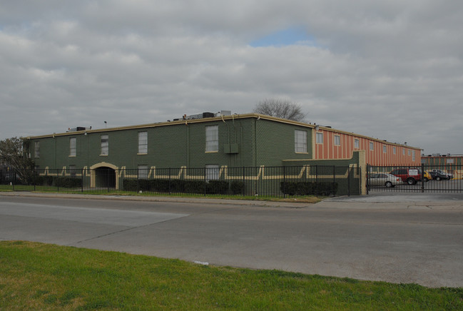 Amber Creek Apartments in Houston, TX - Building Photo - Building Photo