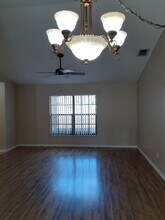 8349 Forest Oaks Blvd in Spring Hill, FL - Foto de edificio - Building Photo