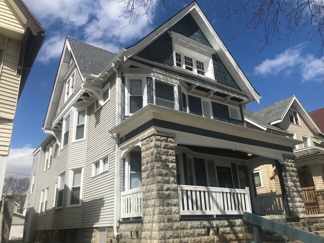 1931 N 36th St-Unit -1931 N 36TH ST in Milwaukee, WI - Building Photo - Building Photo