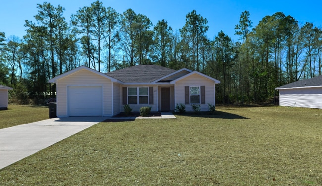 123 Villa Rd in Jesup, GA - Foto de edificio - Building Photo